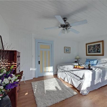 Hotel Swartz Bay Farm Sidney Exterior foto