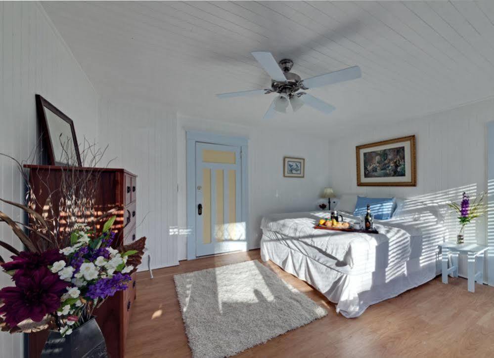Hotel Swartz Bay Farm Sidney Exterior foto